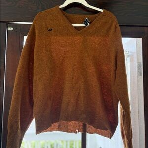 V-Neck Women's virgin lambs wool Sweater in Burnt Orange